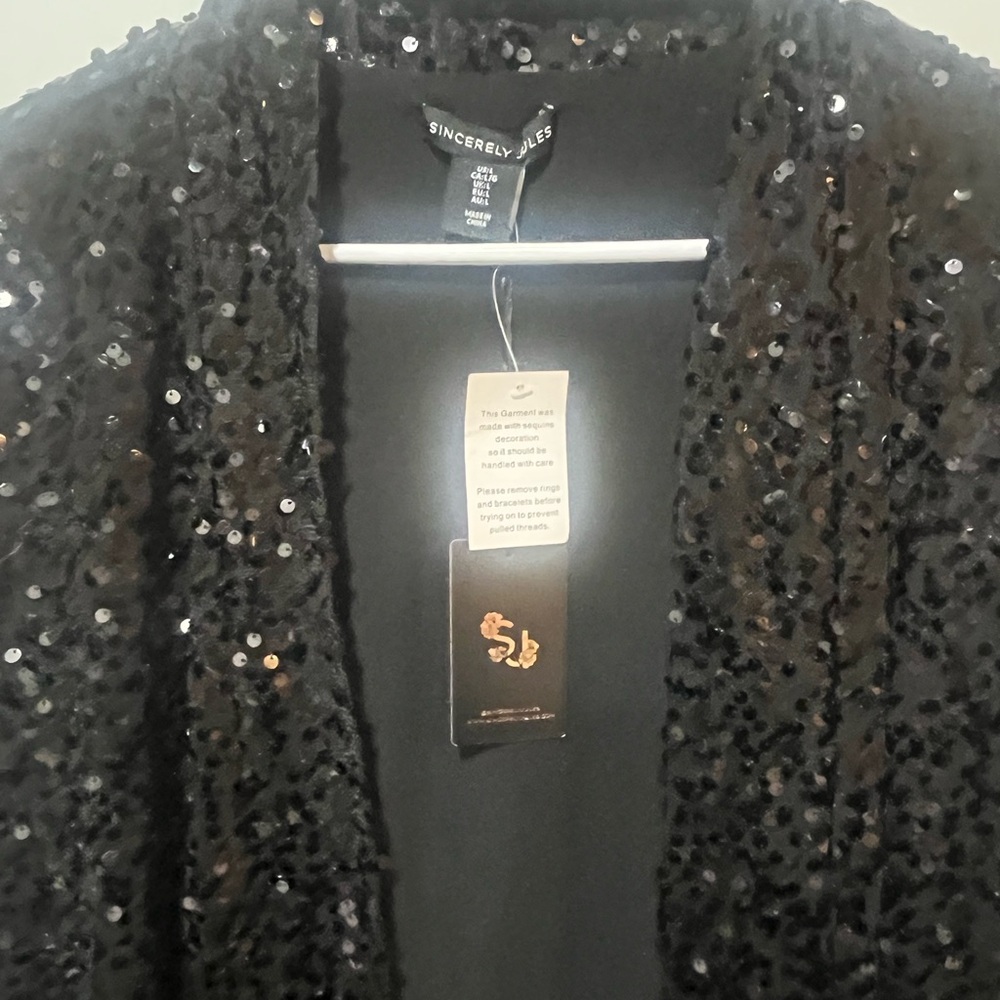 Long sequence blazer. - Picture 3 of 9